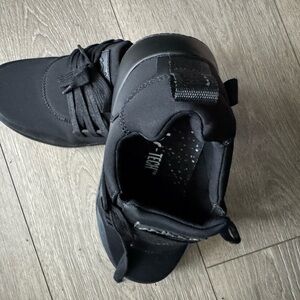 Men's Black Sneakers